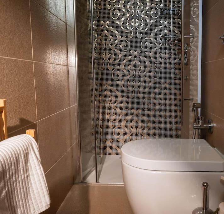 Merulana Penthouse: 5 Minutes Walk From Colosseum * Rom