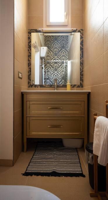 Merulana Penthouse: 5 Minutes Walk From Colosseum * Rom