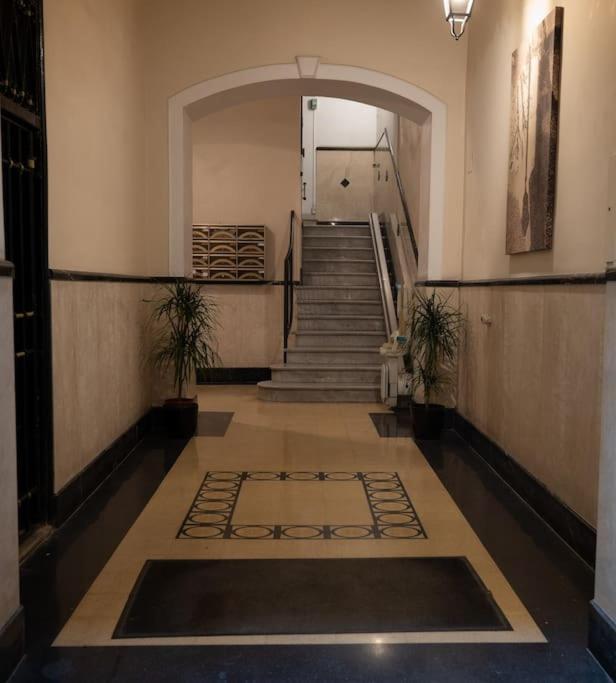 Merulana Penthouse: 5 Minutes Walk From Colosseum Rom